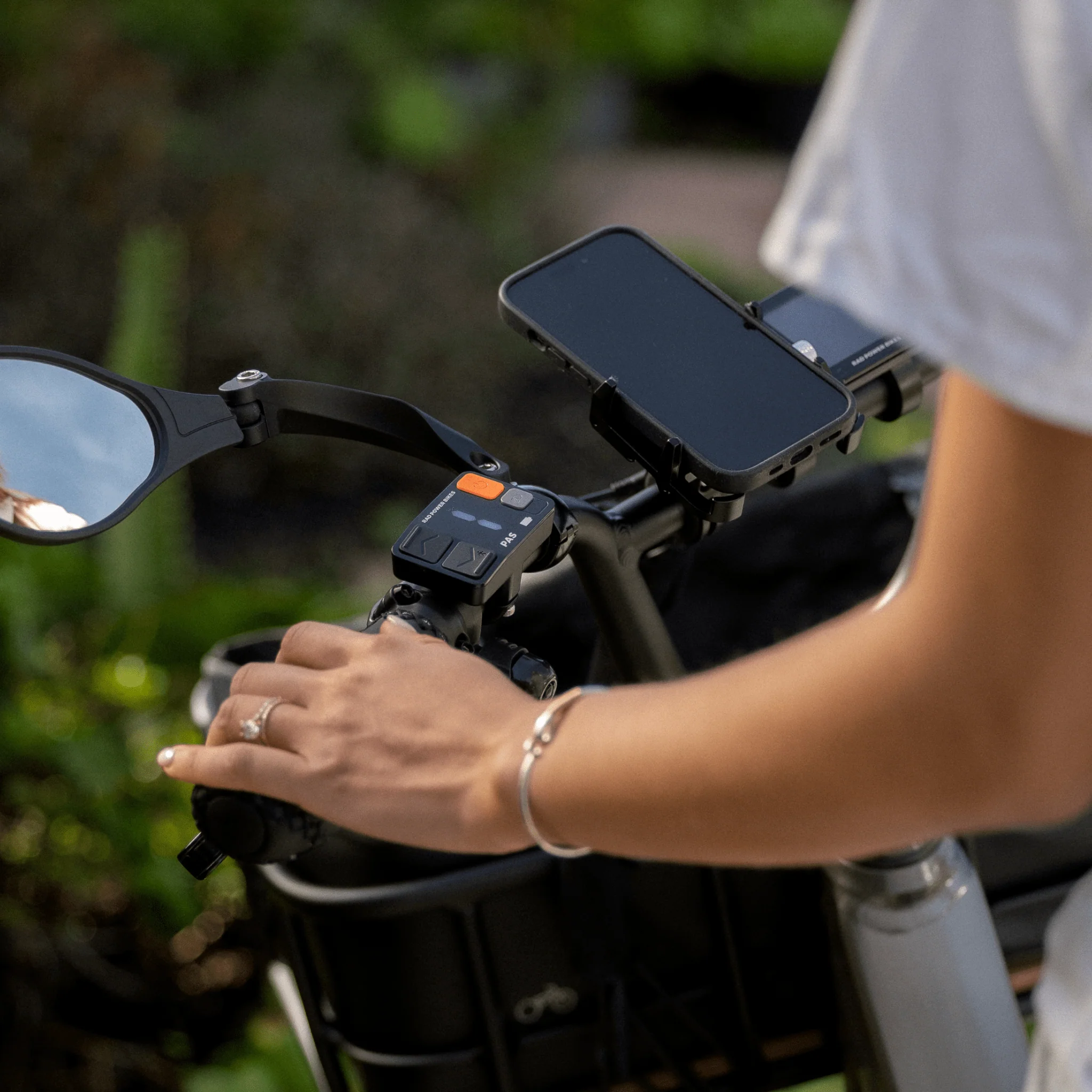 GUB PRO-3 Phone Mount - Image 8